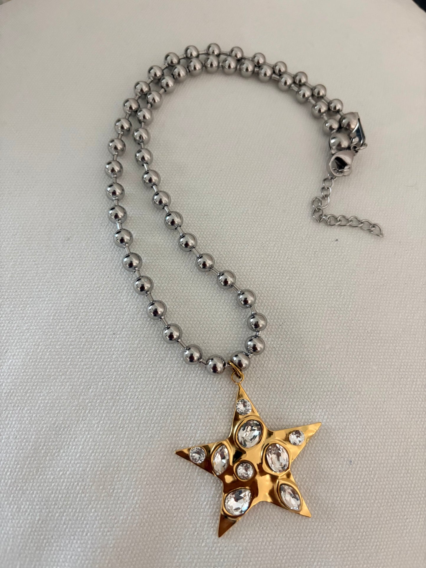 Glitter star necklace