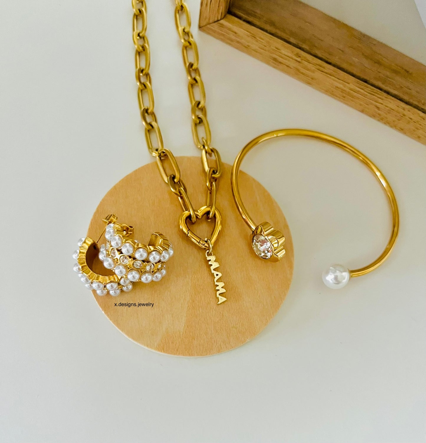 Mom Co. (bulk 3 pieces)