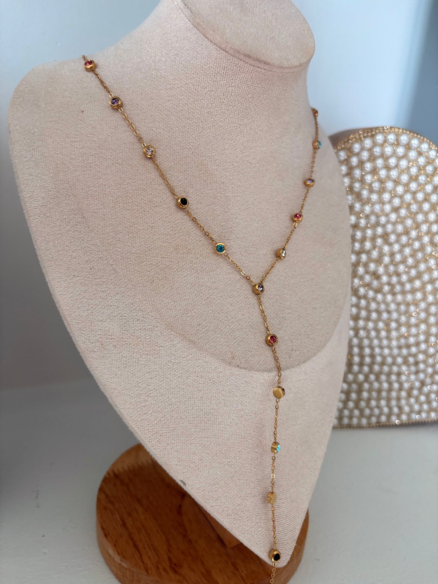 Diamond color necklace