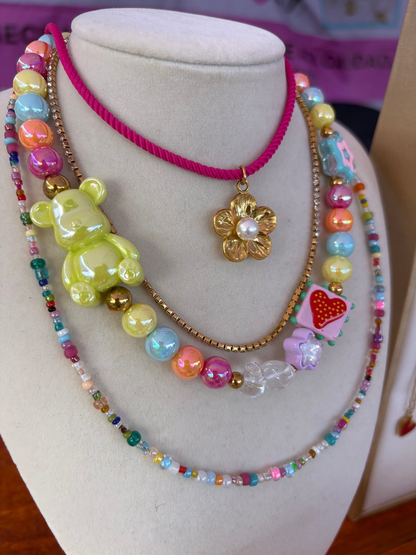 𝑻𝒆𝒅𝒅𝒚 𝑪𝒉𝒖𝒏𝒌 𝑵𝒆𝒄𝒌𝒍𝒂𝒄𝒆